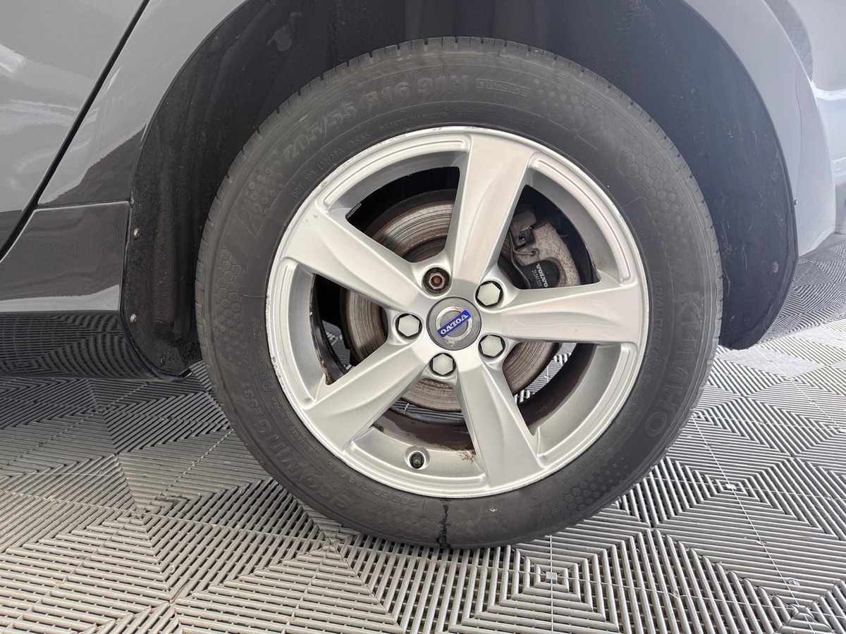 Volvo V40 2.0 D  120  Momentum