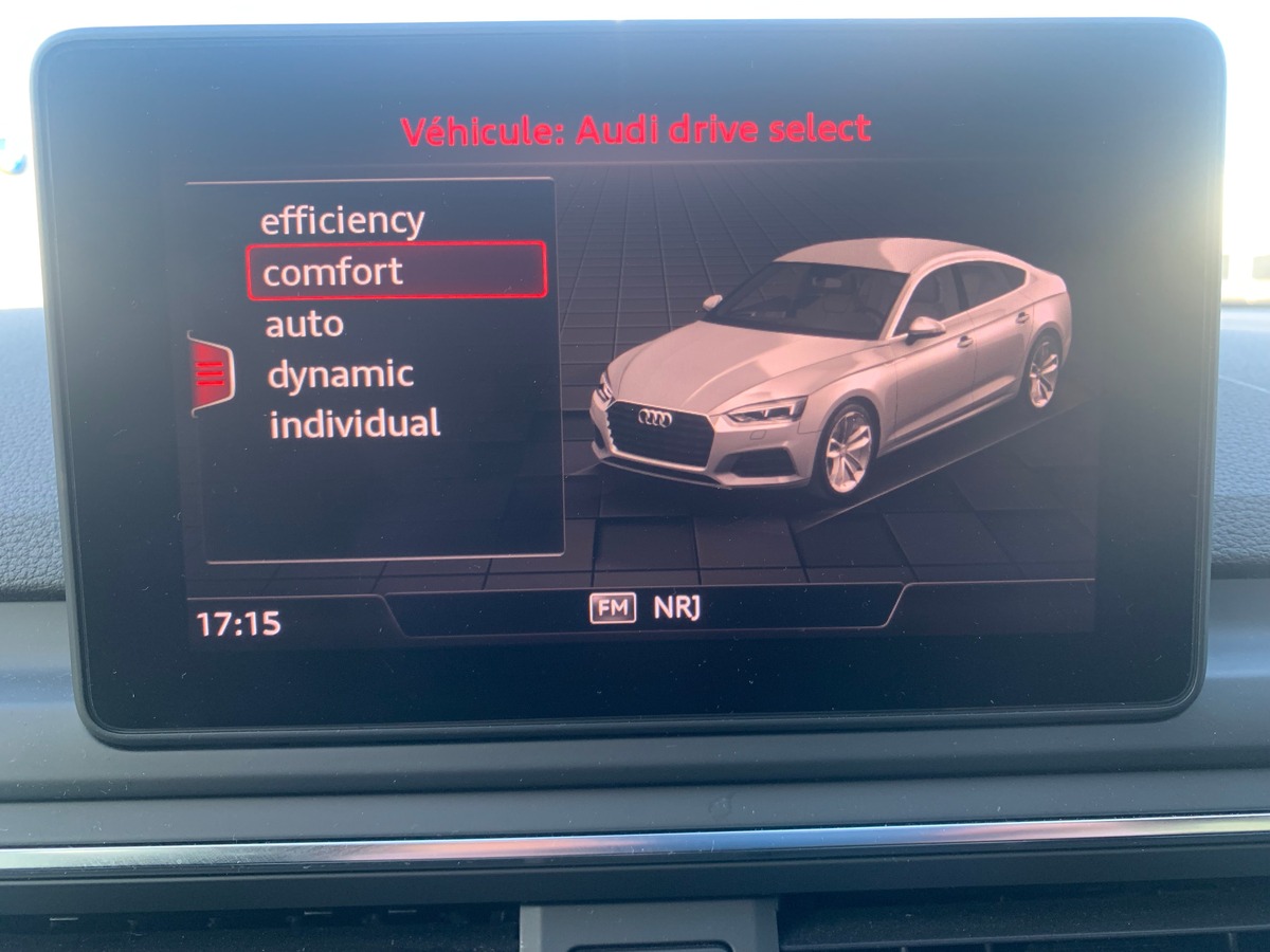 Audi A5 Sportback 190 ch | 2.0 40 | Business line | Régulateur vitesse | Radars avant arriére | GPS