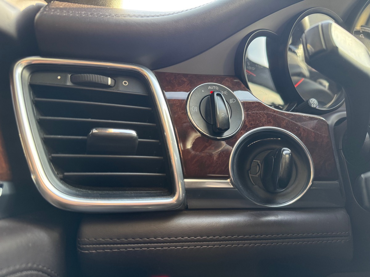 Porsche Panamera Turbo 970 4.8 i V8 PDK 500 cv Full Options - Entretiens Porsches