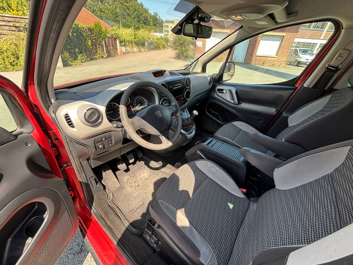 Peugeot Partner 1.6 HDi Outdoor Pack - ATTELAGE -  Révisé - Garantie