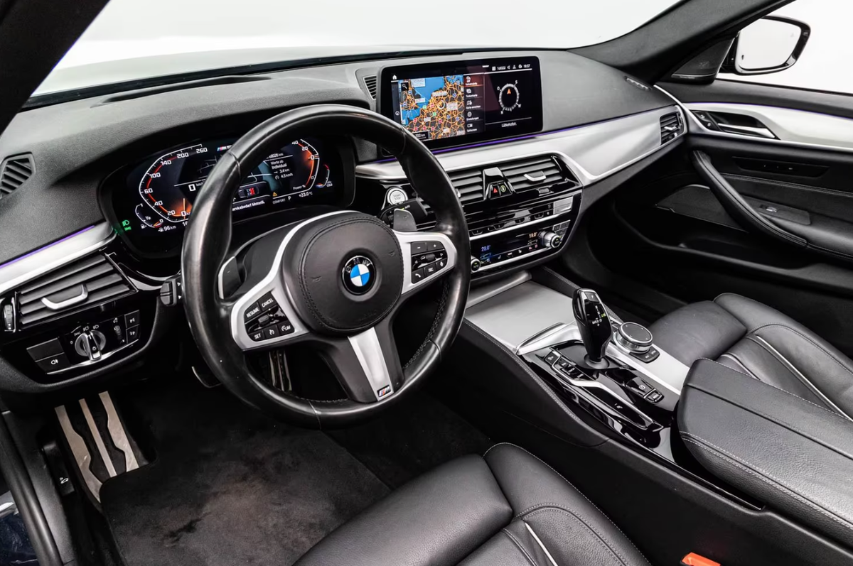 Bmw Série 5 M550iA xDrive 530ch M Performance/Harman-Kardon/Toit ouvrant/Laser/Innovation