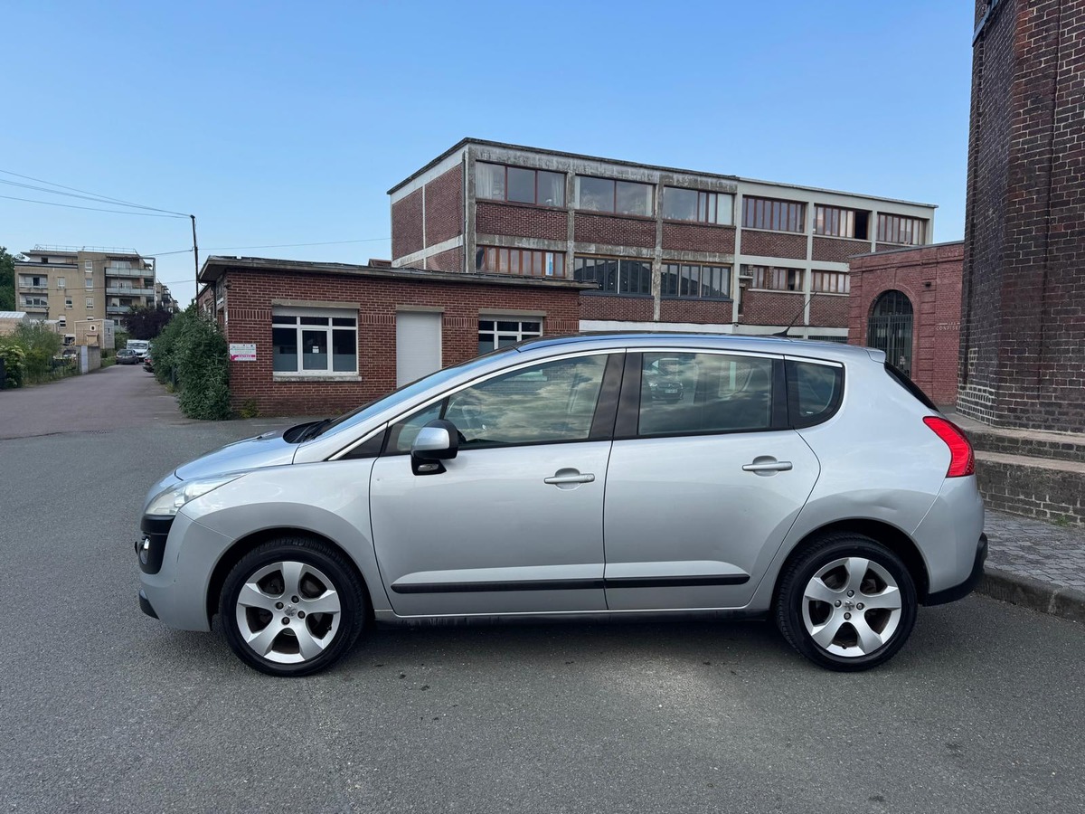 Peugeot 3008 1.6 HDI PREMIUM PACK