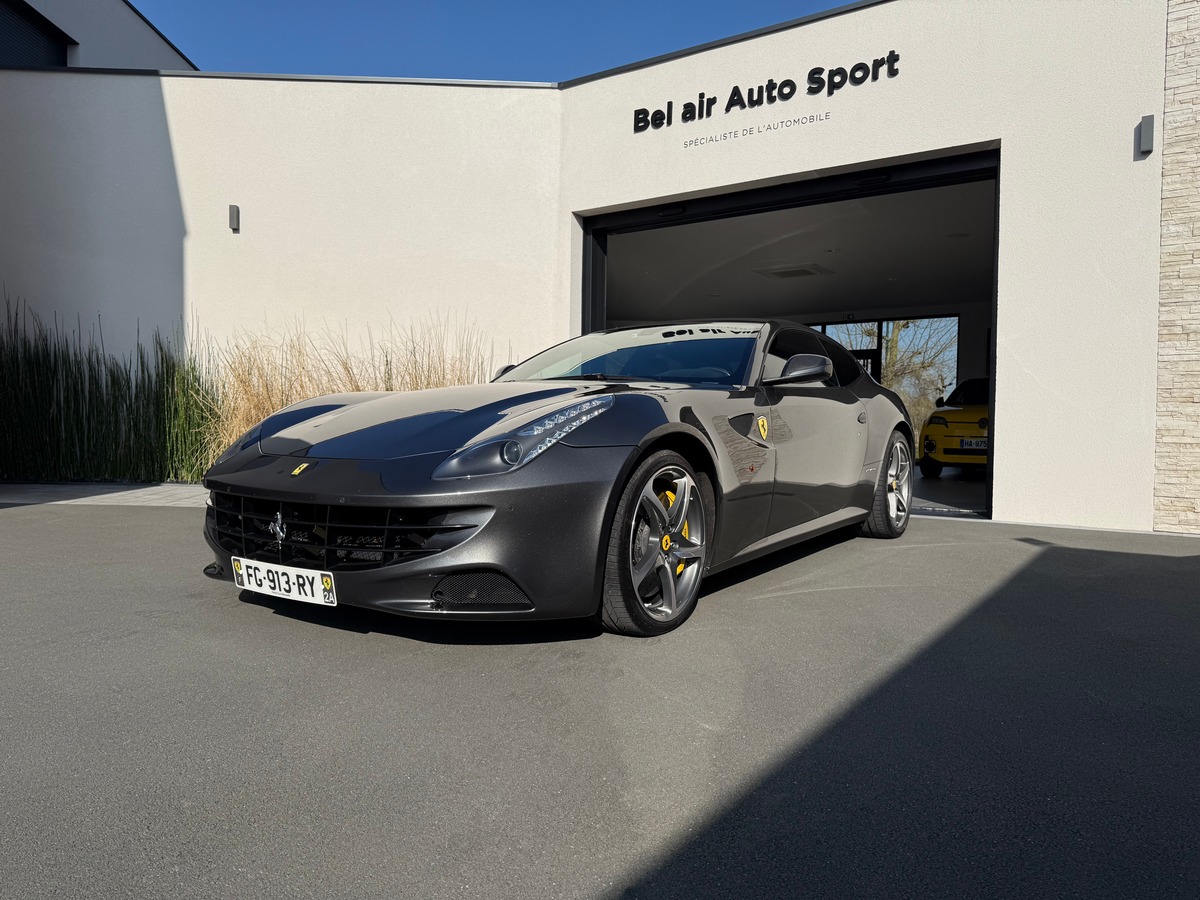 Ferrari Ff V12 / CARNET / 67009 KMS