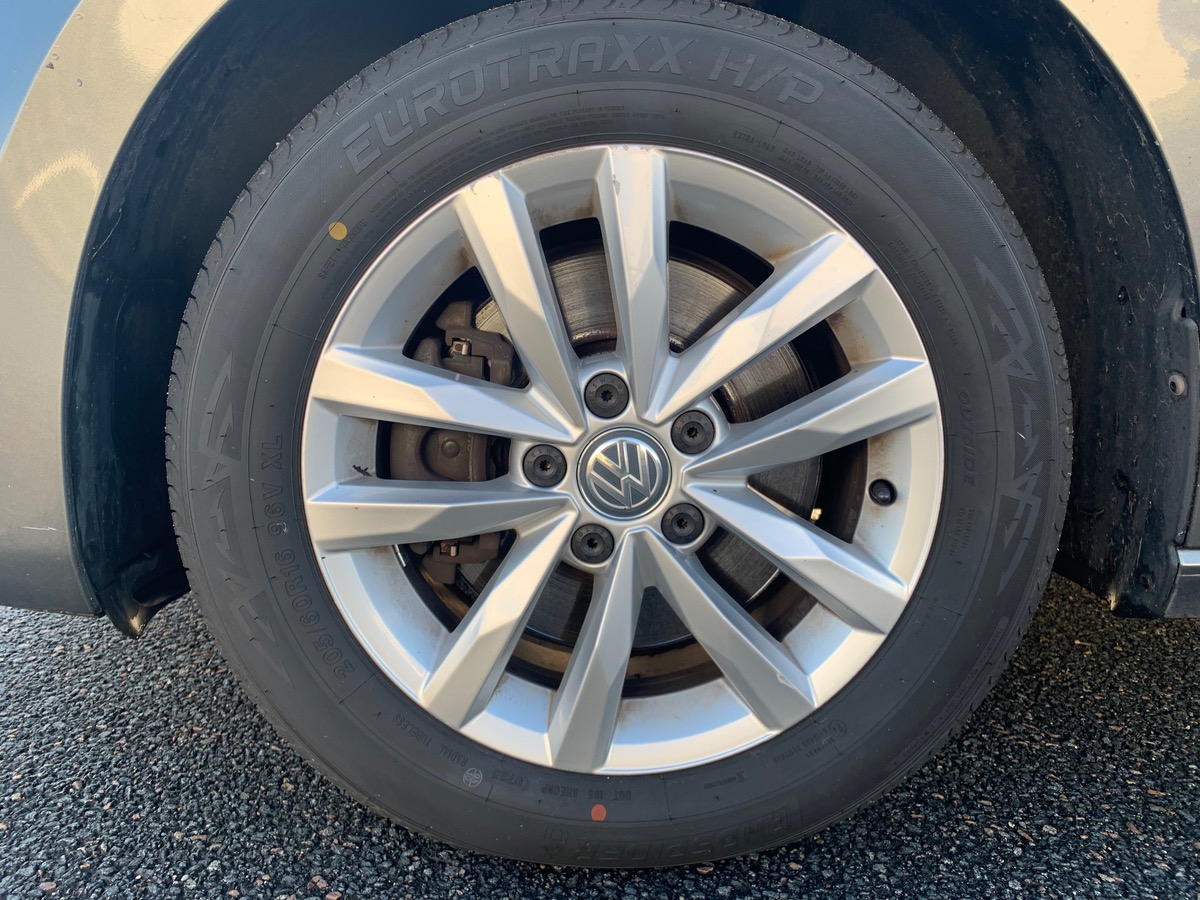 Volkswagen Touran 110 ch | 7 Places | Attelage | GPS | Radar de Stationnement Avant et Arriére