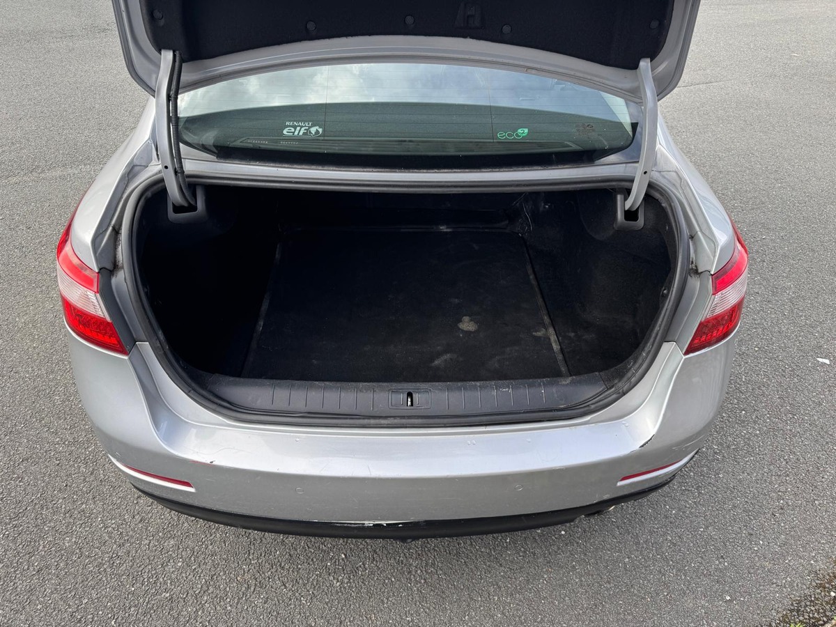 RENAULT Latitude 2.0 dci 150cv Business - garantie