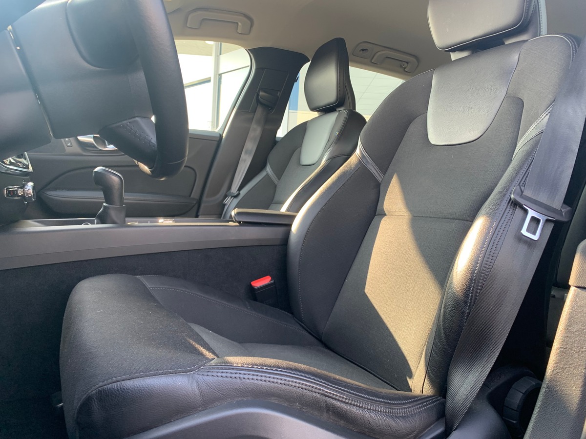 Volvo V60 150 ch | Momentum business | Caméra de recul | Avertisseur Angles Morts | Apple car Play