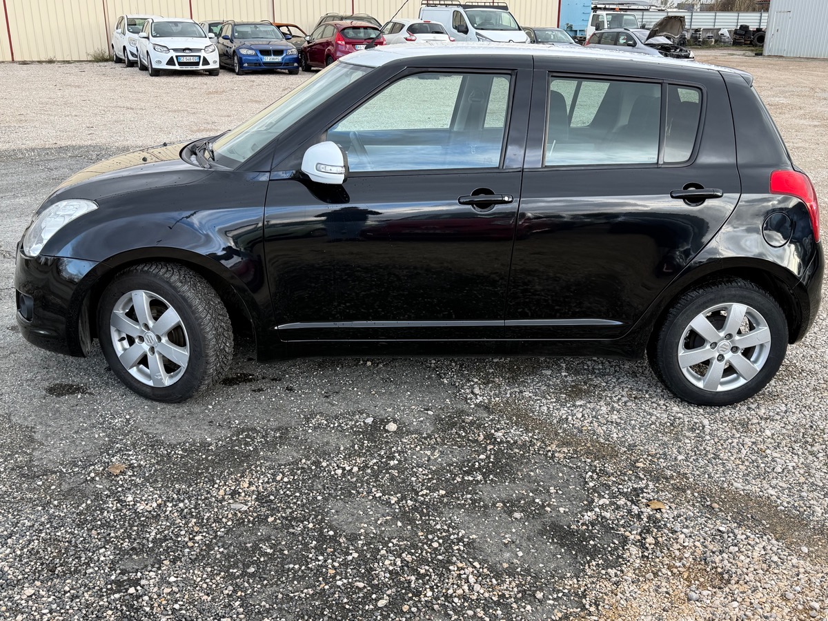 Suzuki Swift 1.3i 92CH EMBRAYAGE NEUF PARFAITE ÉTAT