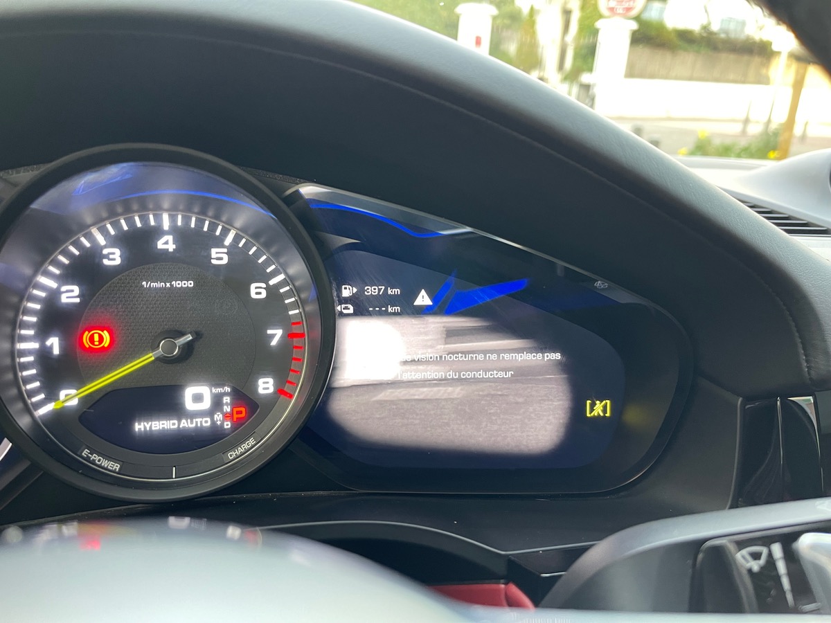 Porsche Cayenne E hybrid  V6 461 CV / VF/ Echappement Sport / Son Bose/ Attelage / Full Options