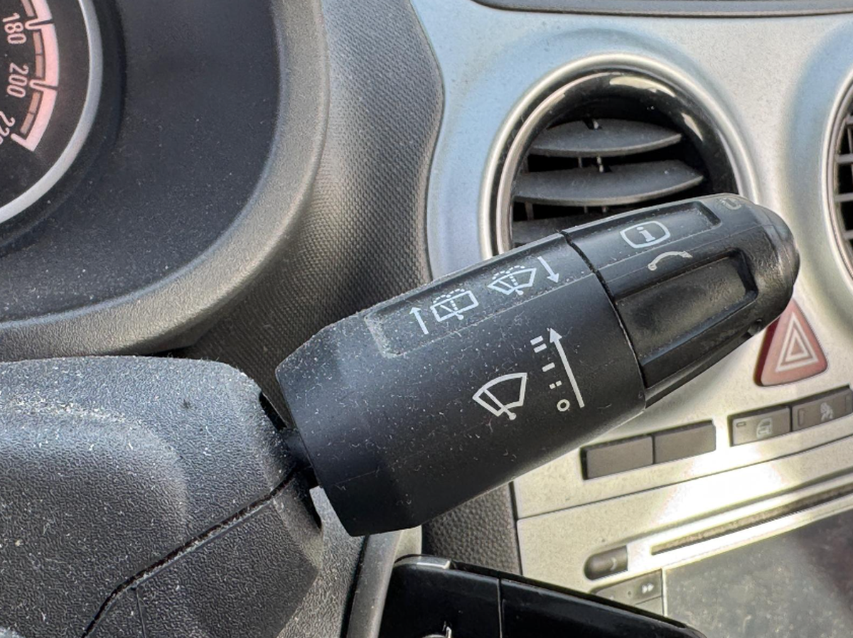 Opel Corsa 1.3 cdti 75ch 5 portes GPS / Aide au stationnement / Clim /