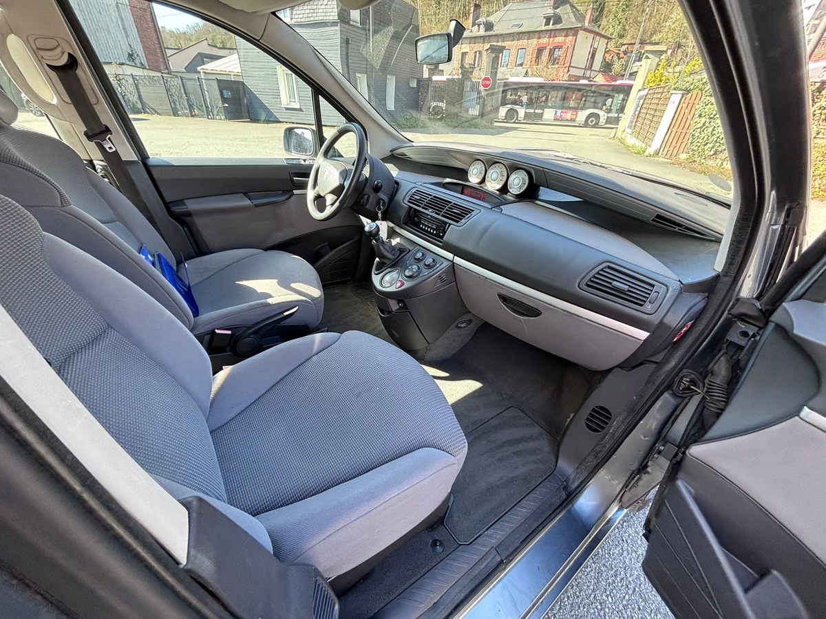 Peugeot 807 8 places 2.0 HDi 120 Confort - Distribution neuve - Attelage - Garantie
