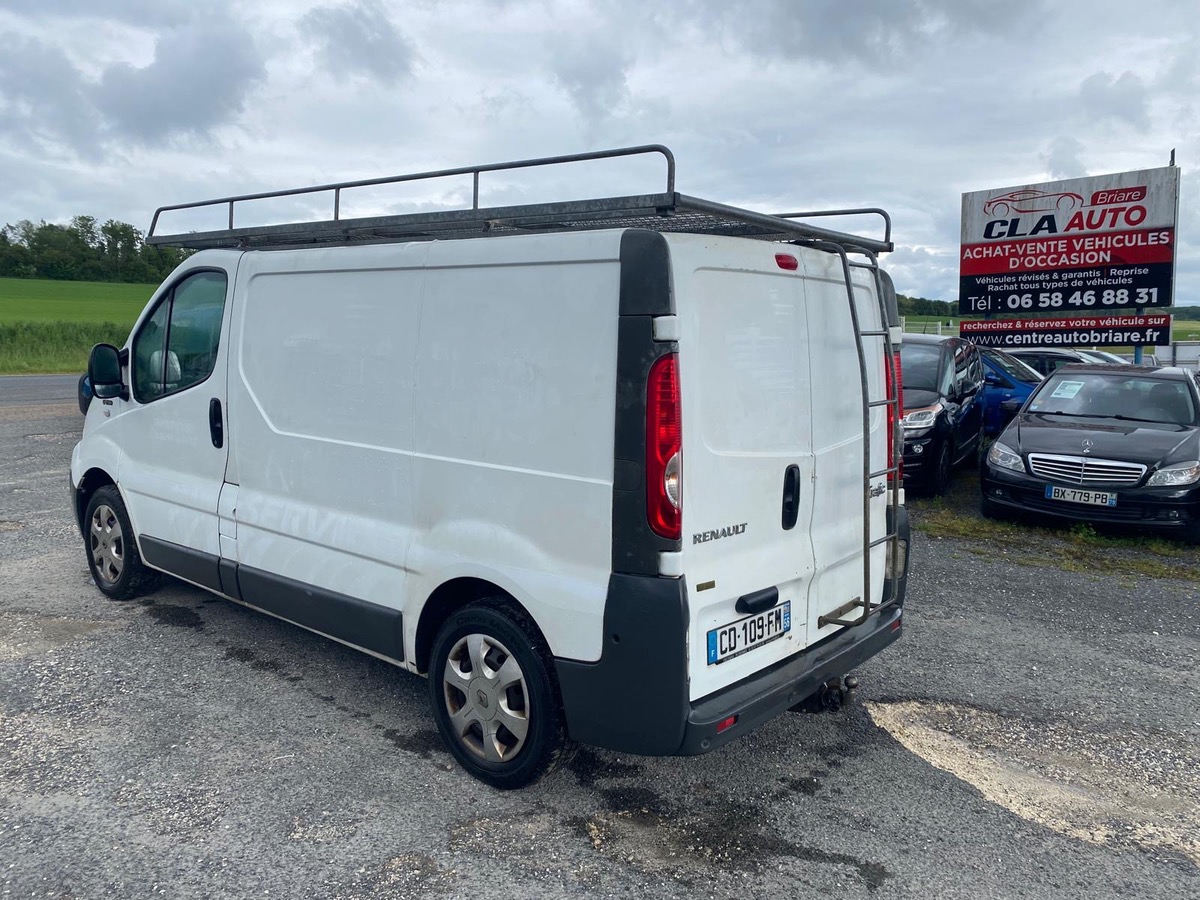 RENAULT Trafic 2.0 dci a chaîne extra  1ere main  TVA RÉCUPÉRABLE