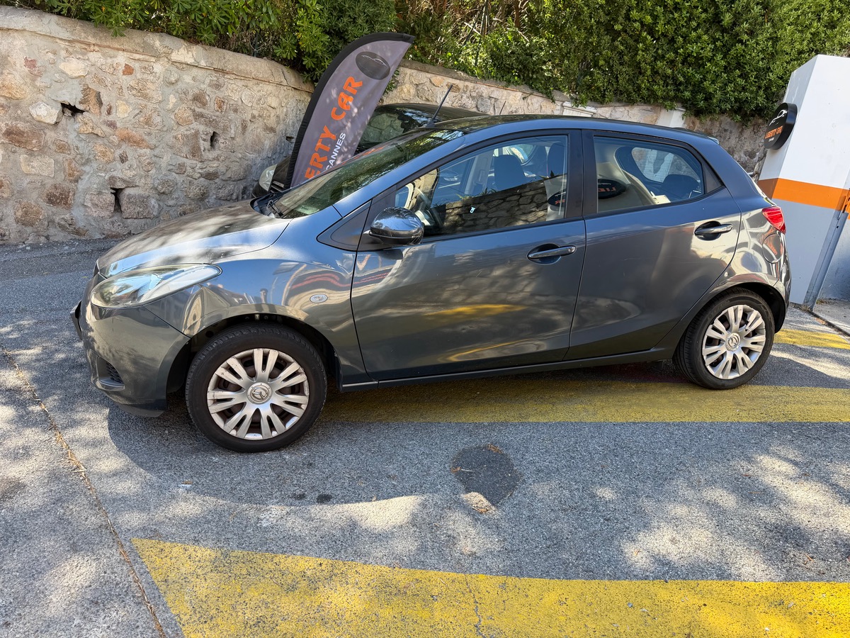 Mazda 2 1.3 i 75 CV / Clim / 5 Portes / Moteur à Chaine / Embrayage Neuf