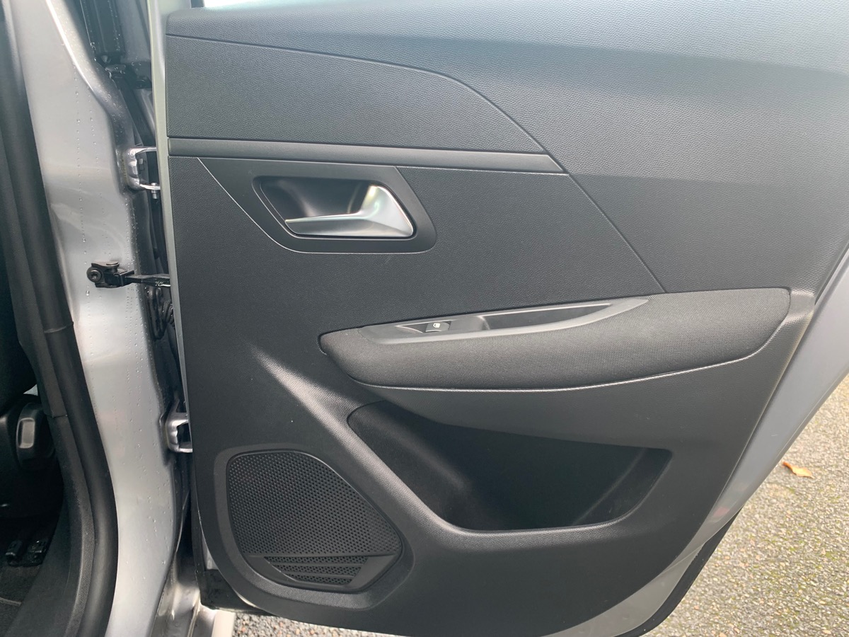 Peugeot 208 75 ch | Active pack | GPS | Mirror Link | Radar de stationnement arriére