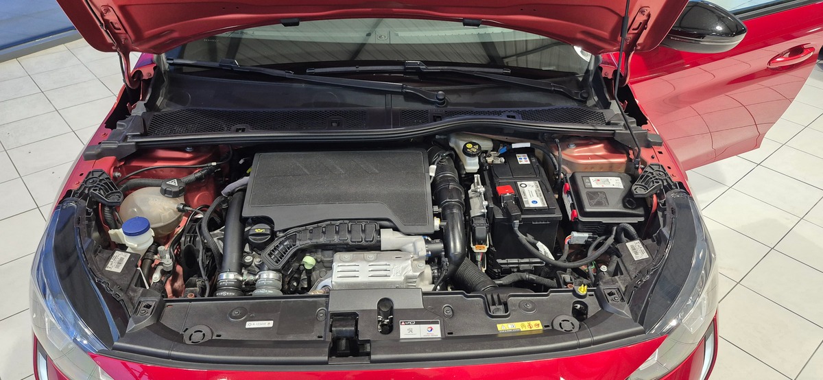 Peugeot 208 1.2 PURETECH 100 S&S EAT8