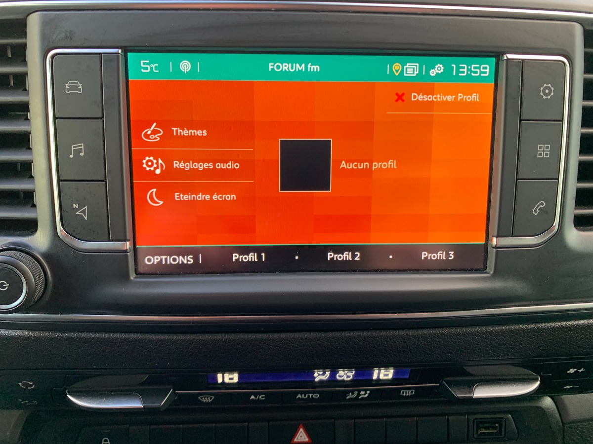 Citroën Spacetourer 120 ch | FEEL | 8 places | Attelage | Régulateur vitesse | Radar stationnement