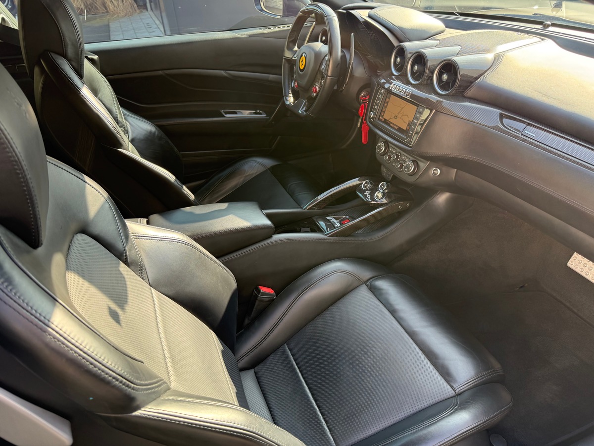 Ferrari Ff V12 / CARNET / 67009 KMS