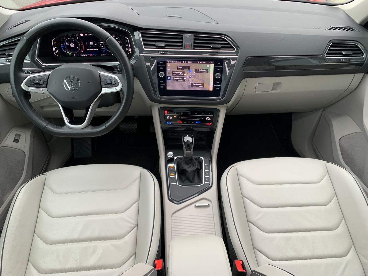 Volkswagen Tiguan 150 | ELEGANCE EXCLUSIVE | Toit ouvrant panoramique | Cuir | Caméra avant arriére