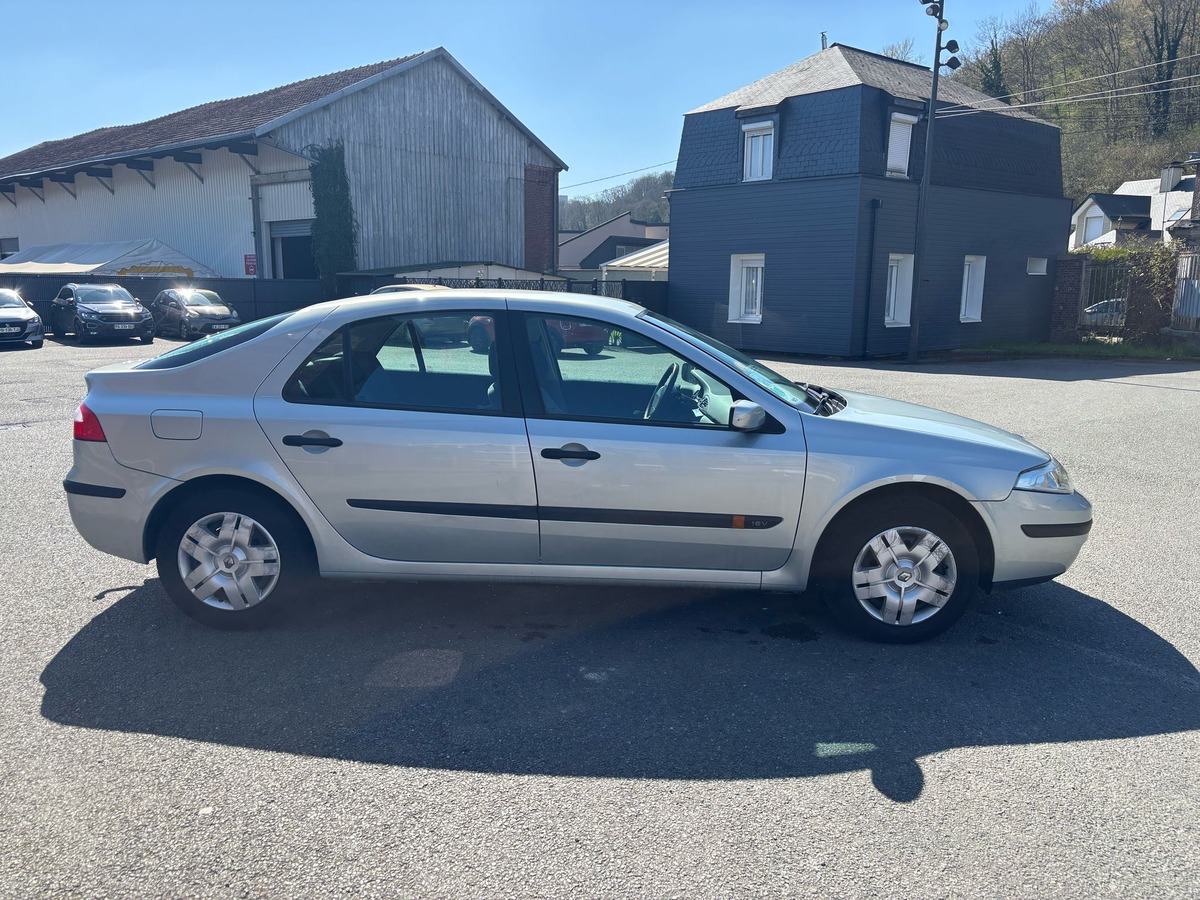 RENAULT Laguna II 1.6 107 - Finition Authentique - Garantie - Distribution neuve - Attelage