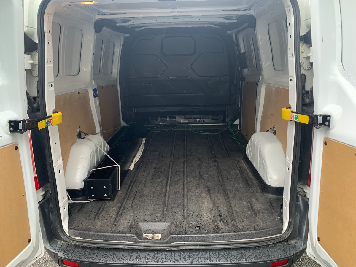 Ford TRANSIT CUSTOM 125 ch | Commandes du système audio au volant | Régulateur/limiteur de vitesse