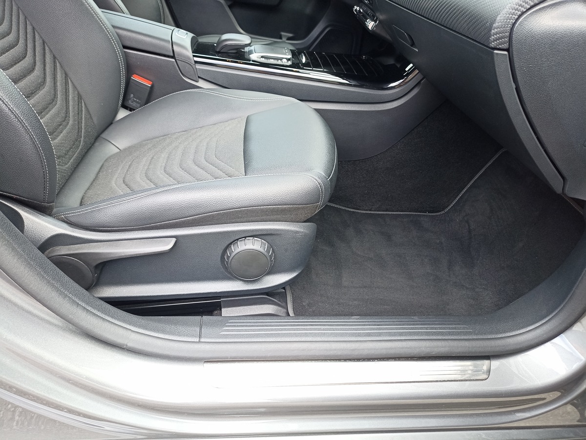 Mercedes-Benz Classe A A180 136 7G-DCT BUSINESS LINE