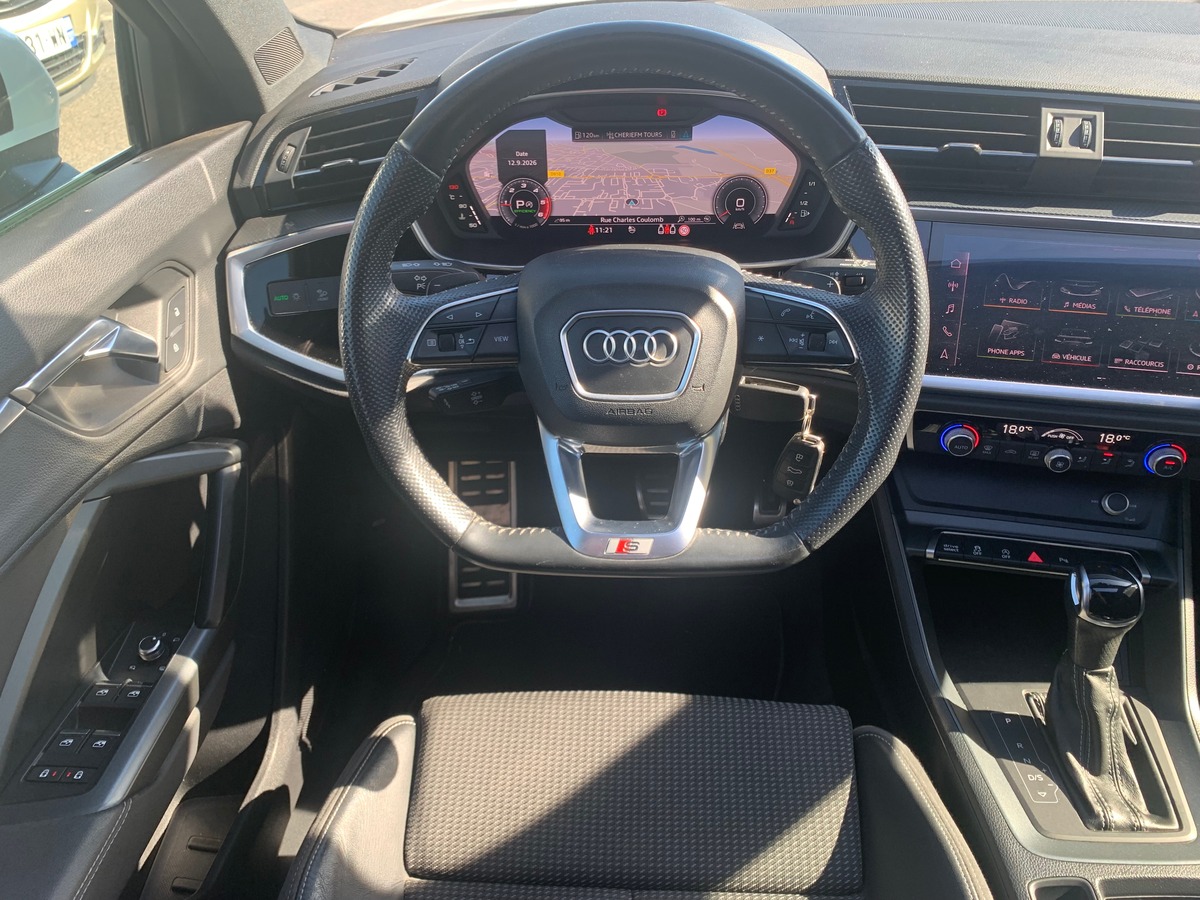 Audi Q3 150 ch | S line | Toit ouvrant | Caméra de recul | Apple car play | Attelage | Régulateur