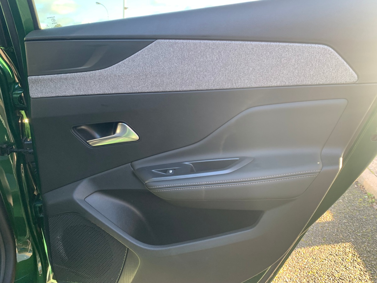 Peugeot 308 130 ch | Allure | Caméra de recul | GPS Cartographique | Régulateur de vitesse adaptatif