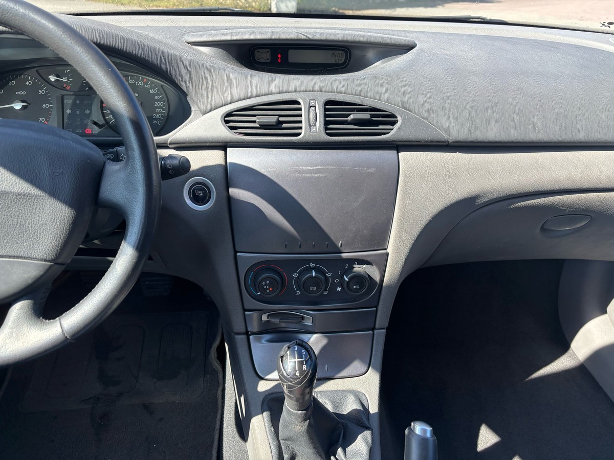 RENAULT Laguna II 1.6 107 - Finition Authentique - Garantie - Distribution neuve - Attelage