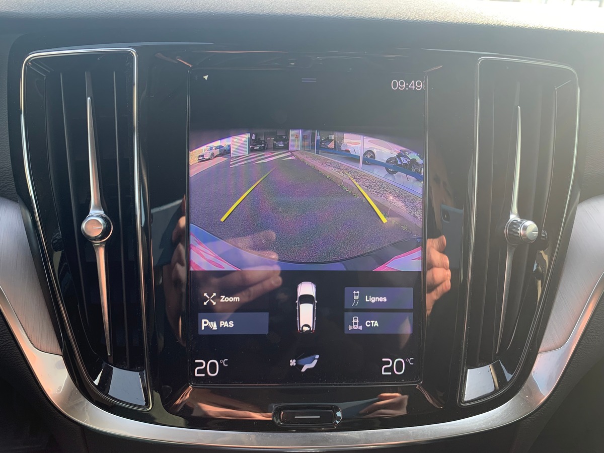 Volvo V60 150 ch | Momentum business | Caméra de recul | Avertisseur Angles Morts | Apple car Play