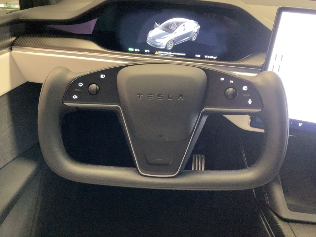 Tesla Model X Plaid 100 kWh 6 places Pilote automatique amélioré