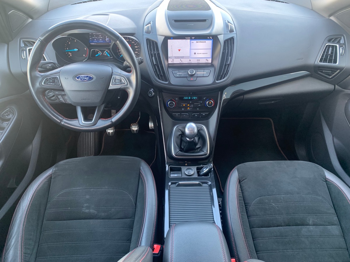 Ford Kuga 120 chevaux | St-Line | Caméra de recul | Attelage | GPS | Coffre assisté électriquement