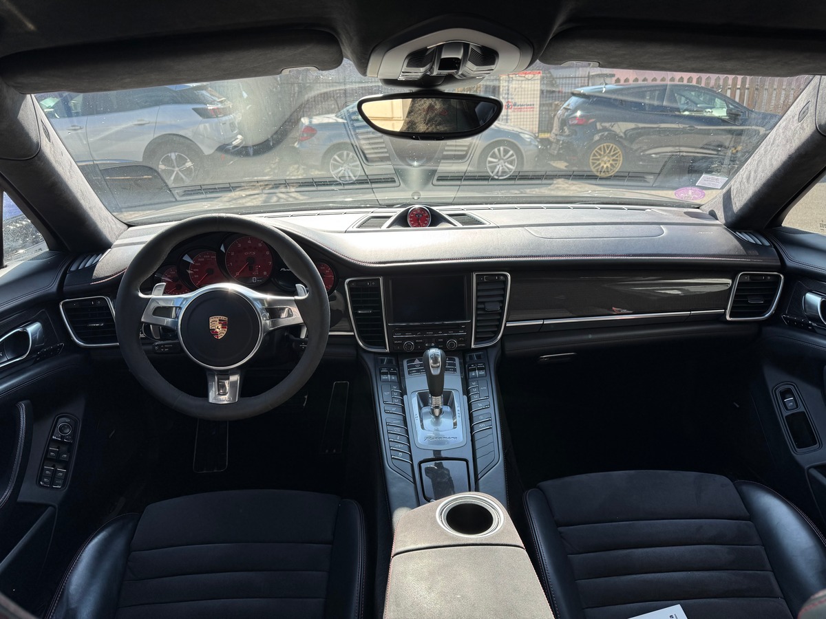 Porsche Panamera GTS