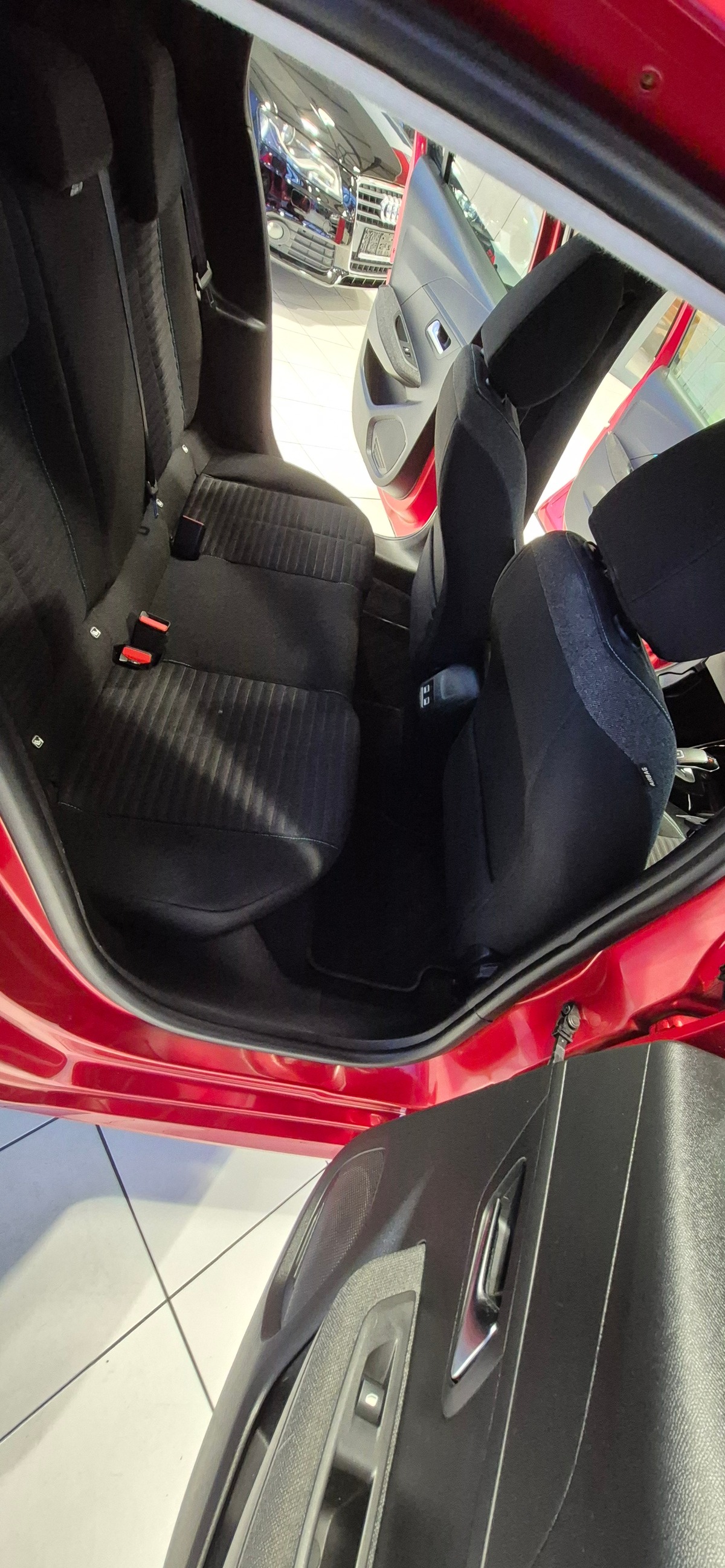 Peugeot 208 1.2 PURETECH 100 S&S EAT8