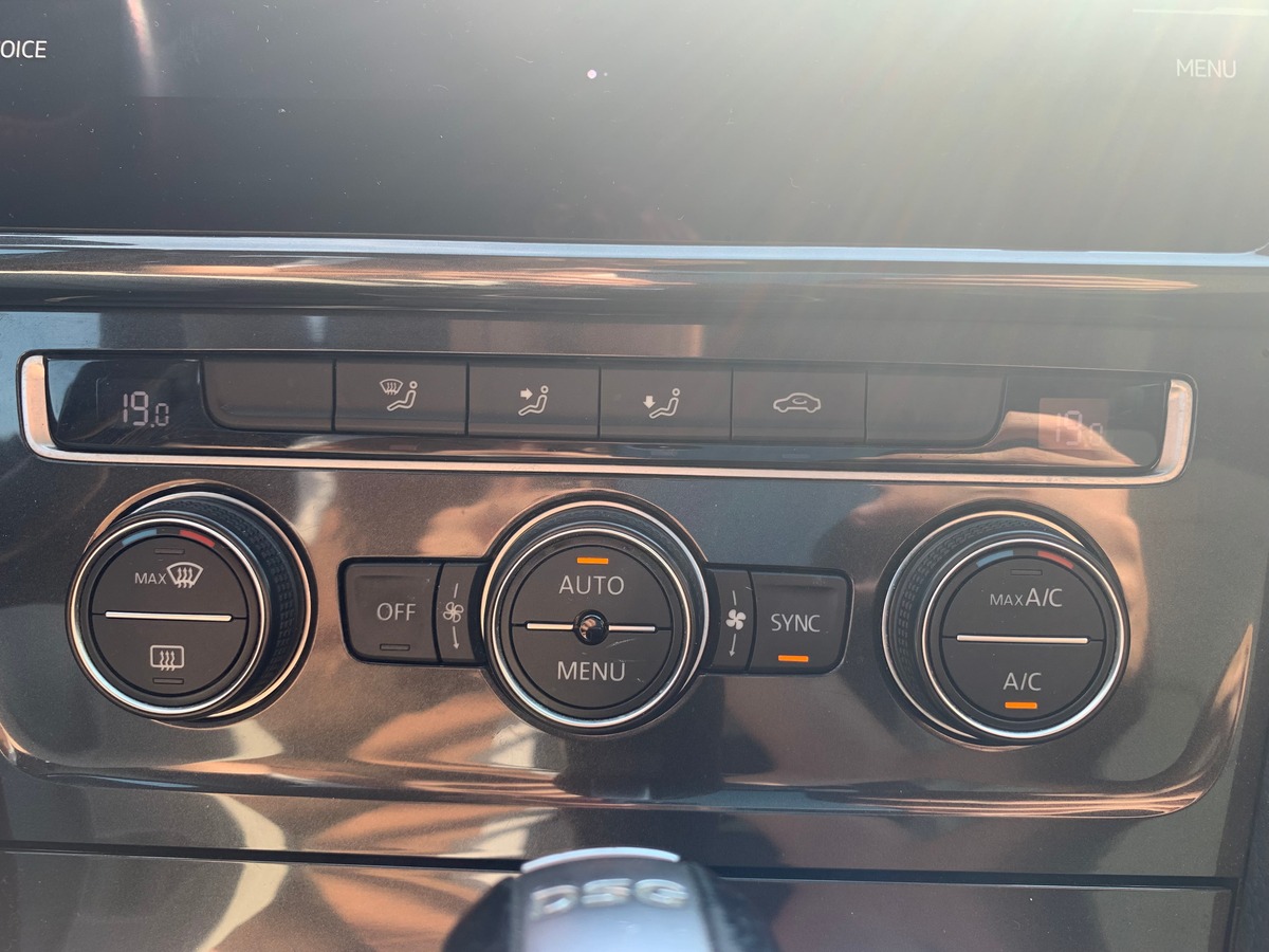 Volkswagen GOLF 7 115 ch | Confortline business | Régulateur adaptatif | Apple car play Android auto