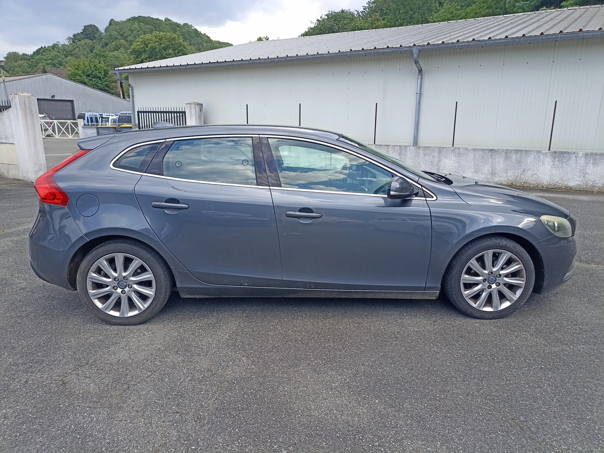 Volvo V40 D2 MOMENTUM