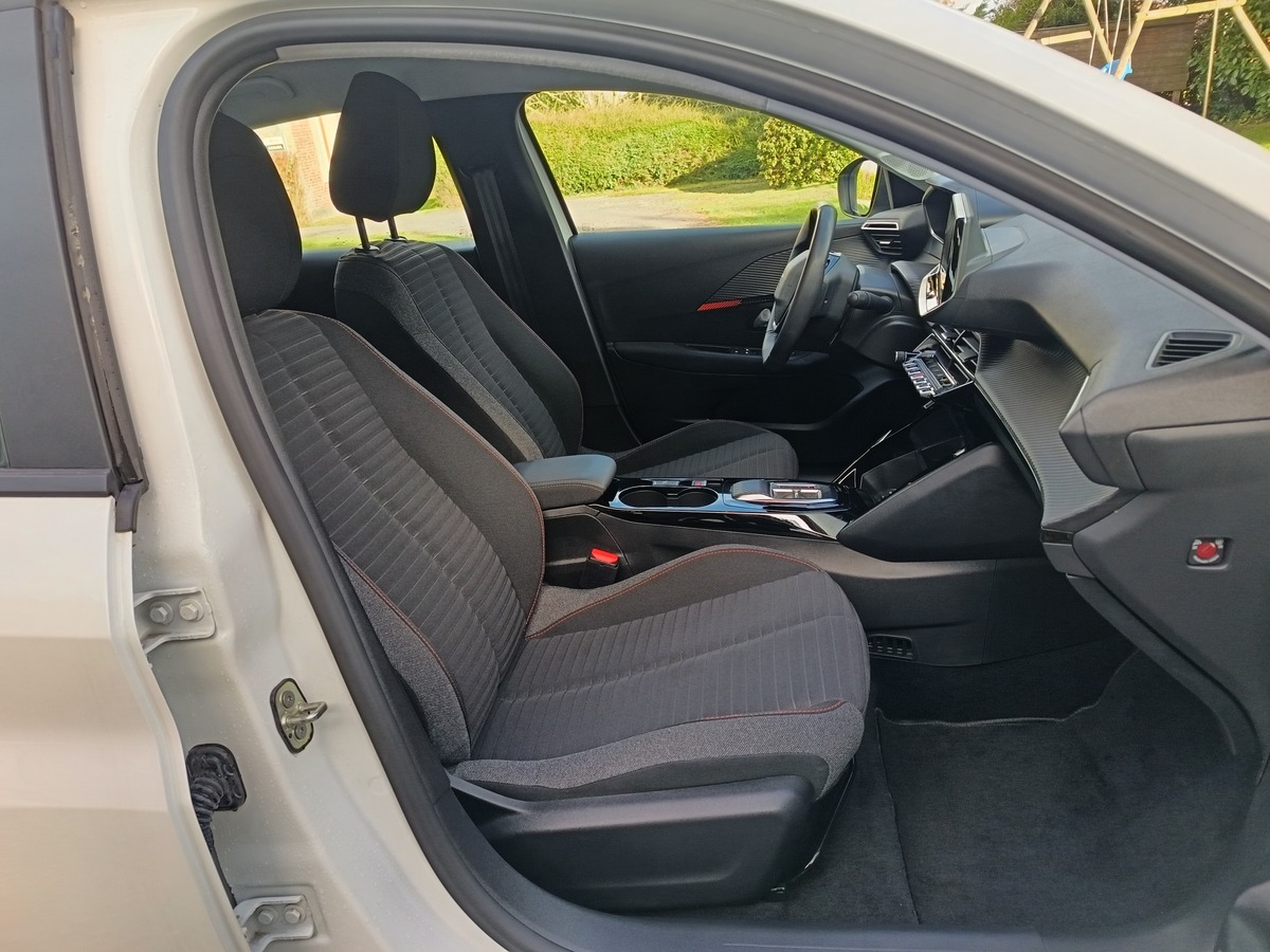Peugeot 208 136 CH ACTIVE PACK 50 KWH