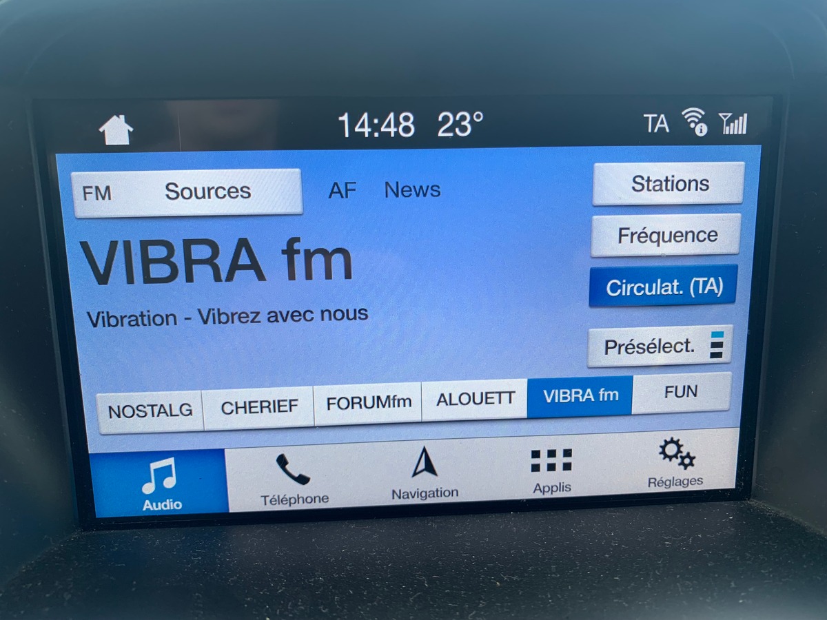 Ford C-max 170 chevaux | Titanium | Radar avant et arrière | Sièges chauffants | Apple car play