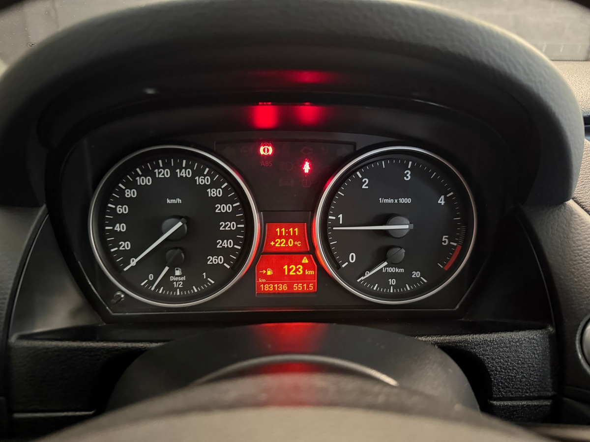 Bmw X1 E84 xdrive18 2.0 143 CV / 1er Main / GPS / Radar de stationnement Av / Ar