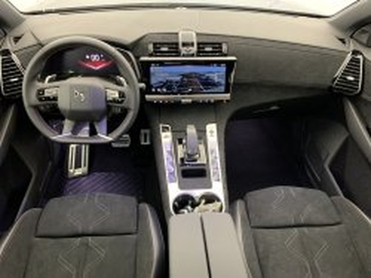 DS DS 7 BlueHDi 130 EAT8 Pallas