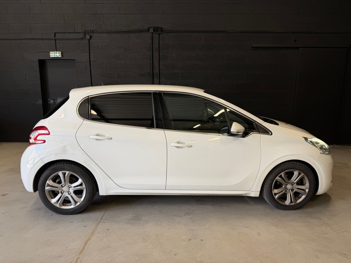 Peugeot 208 1.6 vti Boite Automatique / Moteur à chaîne