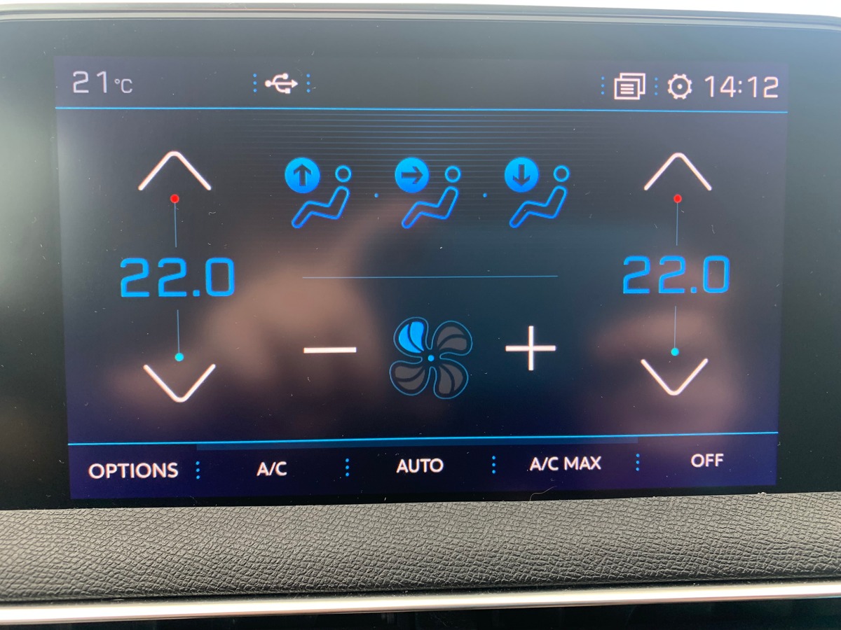 Peugeot 3008 130 ch | Allure | Toit ouvrant panoramique | Caméra recul | Attelage | Apple car play