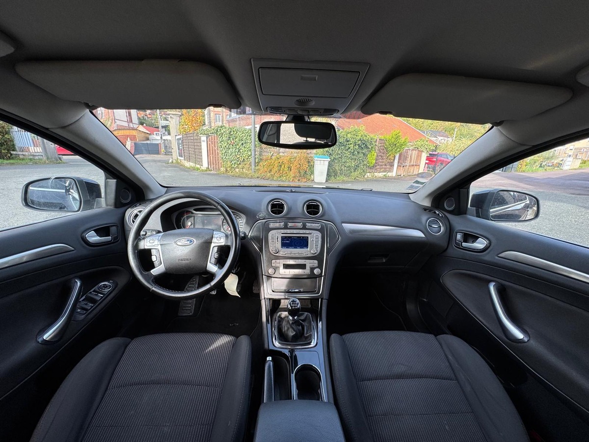 Ford Mondeo 2.0 140 TDCi Titanium-DISTRIBUTION NEUVE-GARANTIE