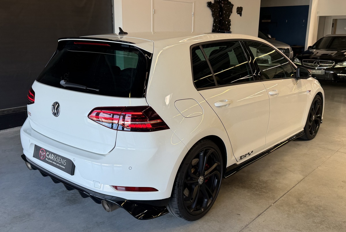 Volkswagen Golf VII - TCR / CarVertical / Echappement Akrapovic / Apple Carplay / Caméra