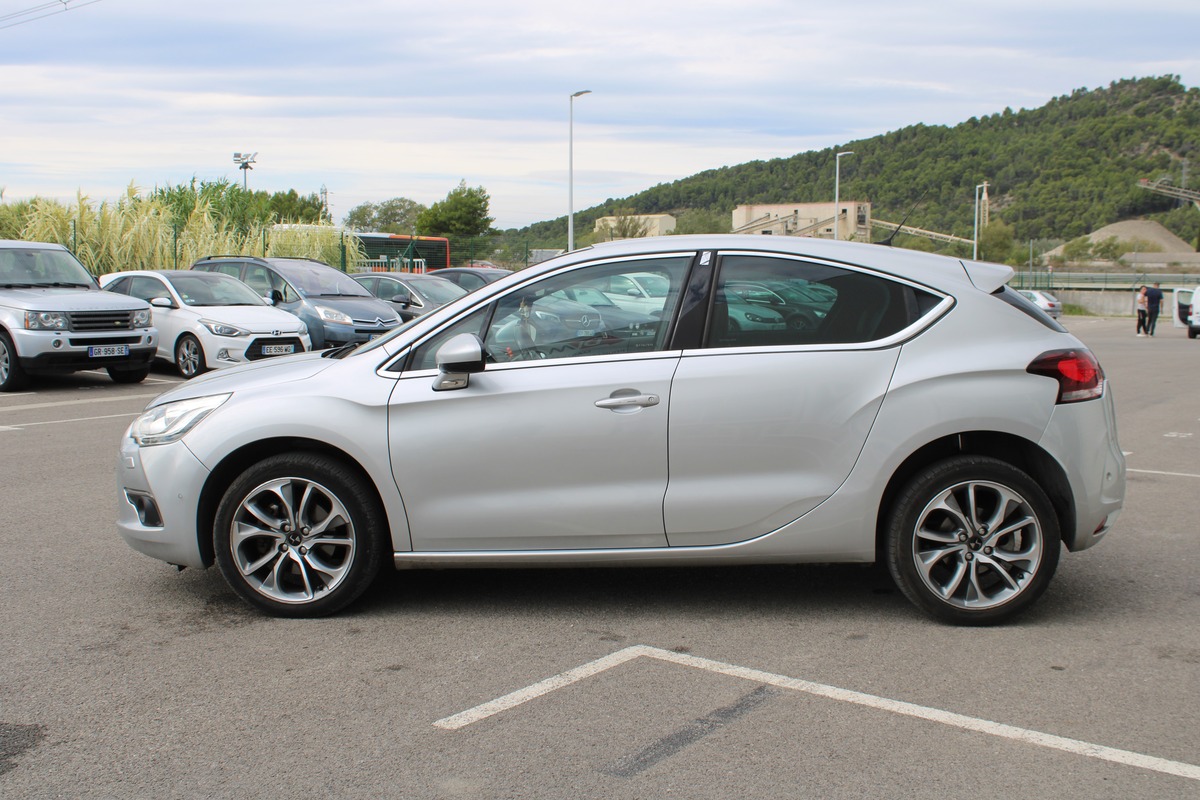 Citroën DS4 2.0 BLUEHDI 180 S&S SPORT CHIC EAT6 - Garantie 12 Mois