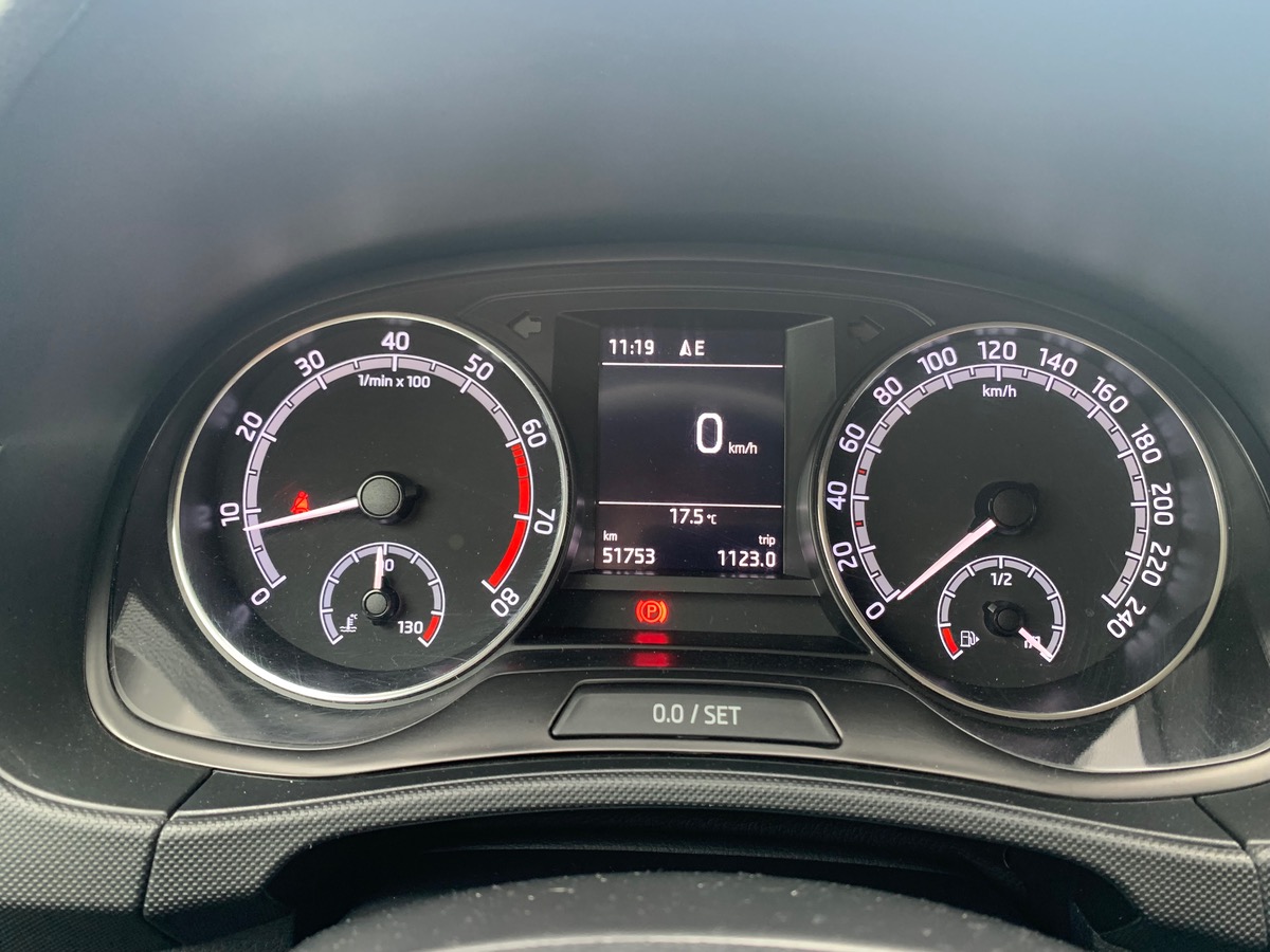 Skoda Fabia 60 ch | Business | GPS | Bluetooth | Radars de stationnement | Régulateur de vitesse