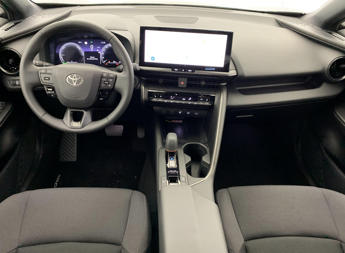 Toyota C-HR TOYOTA - C-HR Hybride 140 Design