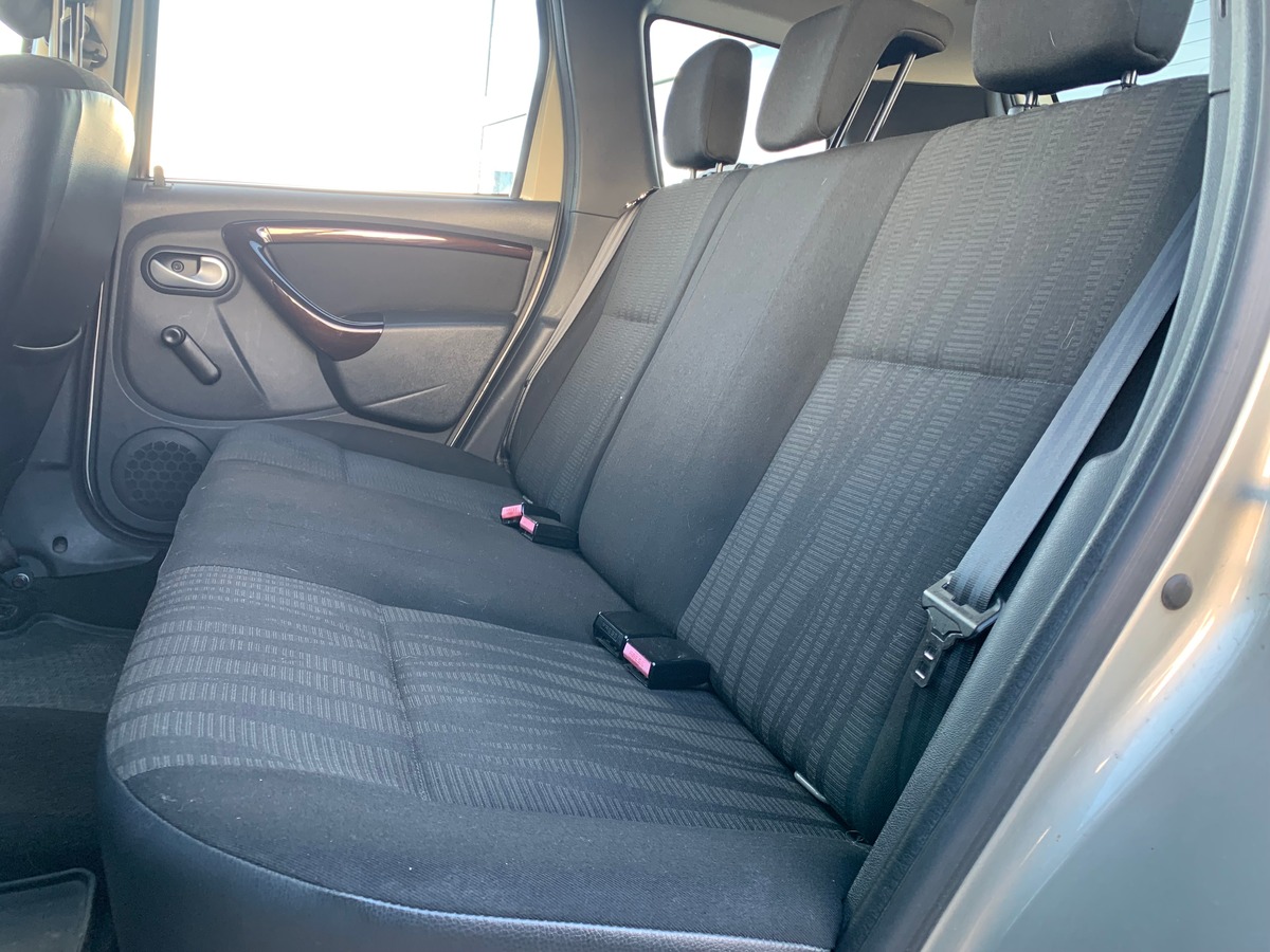 Dacia Duster 105 ch | Laureate | Bioethanol | Roue secours | Climatisation | Radio mono-CD MP3