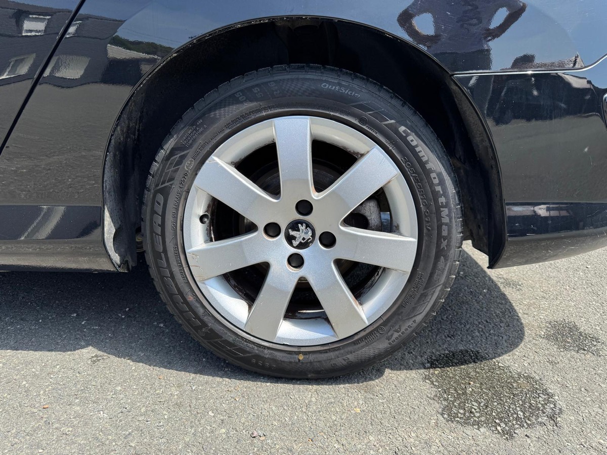 Peugeot 308 SW 1.6 HDI 112-7 PL- BOITE AUTOMATIQUE-DISTRIBUTION NEUVE