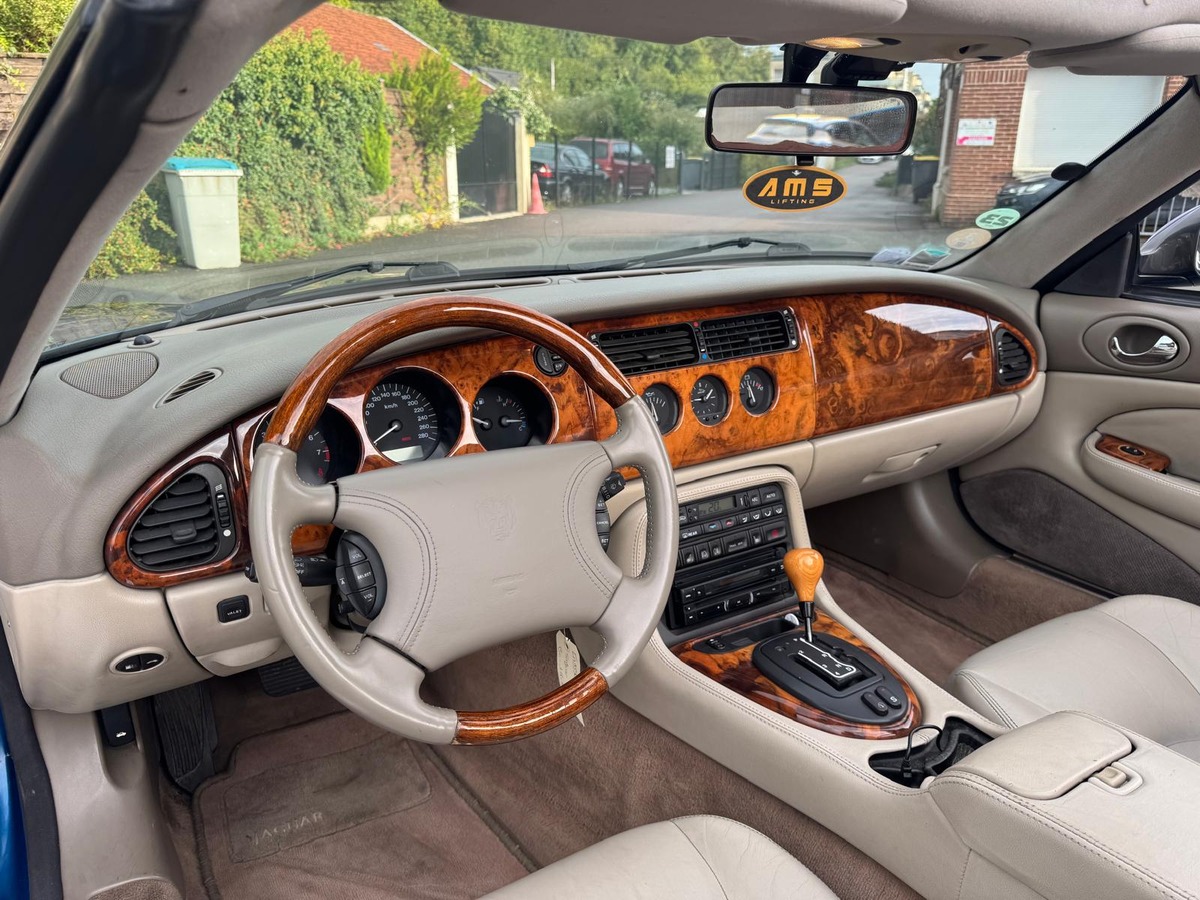 Jaguar XK8 Cabriolet 4.0 V8 285cv - Garantie