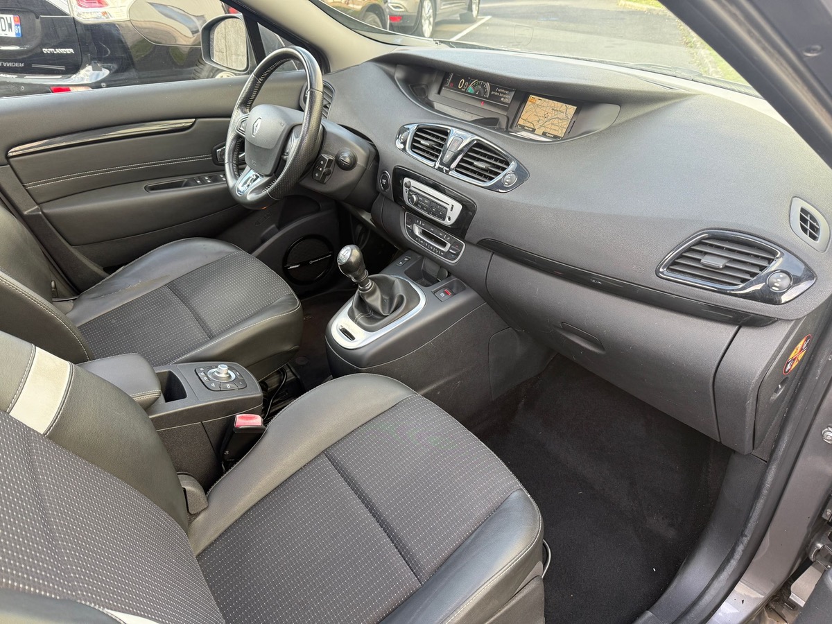 RENAULT Grand Scenic 1.6 DCI 130 CV BOSE 7 places