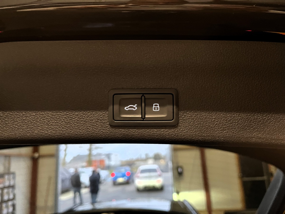 Audi A6 Avant V AVANT 2.0 55 TFSIE 367 QUATTRO COMPETITION S TRONIC 7